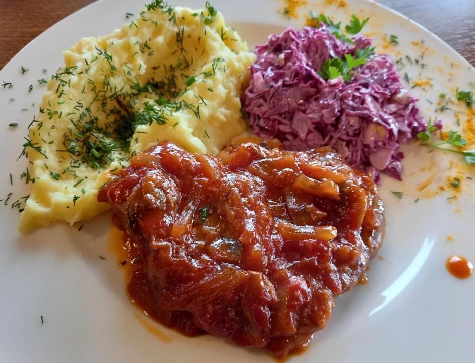 Restauracja Teo Hotel Cieszkow Bagian luar foto